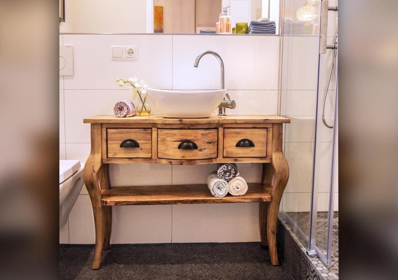 Comfort And Style In City Center With Ensuite Bathroom On Schaafenstrasse Cologne Extérieur photo